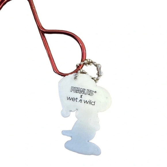 WET N WILD Ltd Edition Peanuts ‘Holiday Hugs’ Eyelash Curler Snoopy NEW NIP NWT - Picture 5 of 7